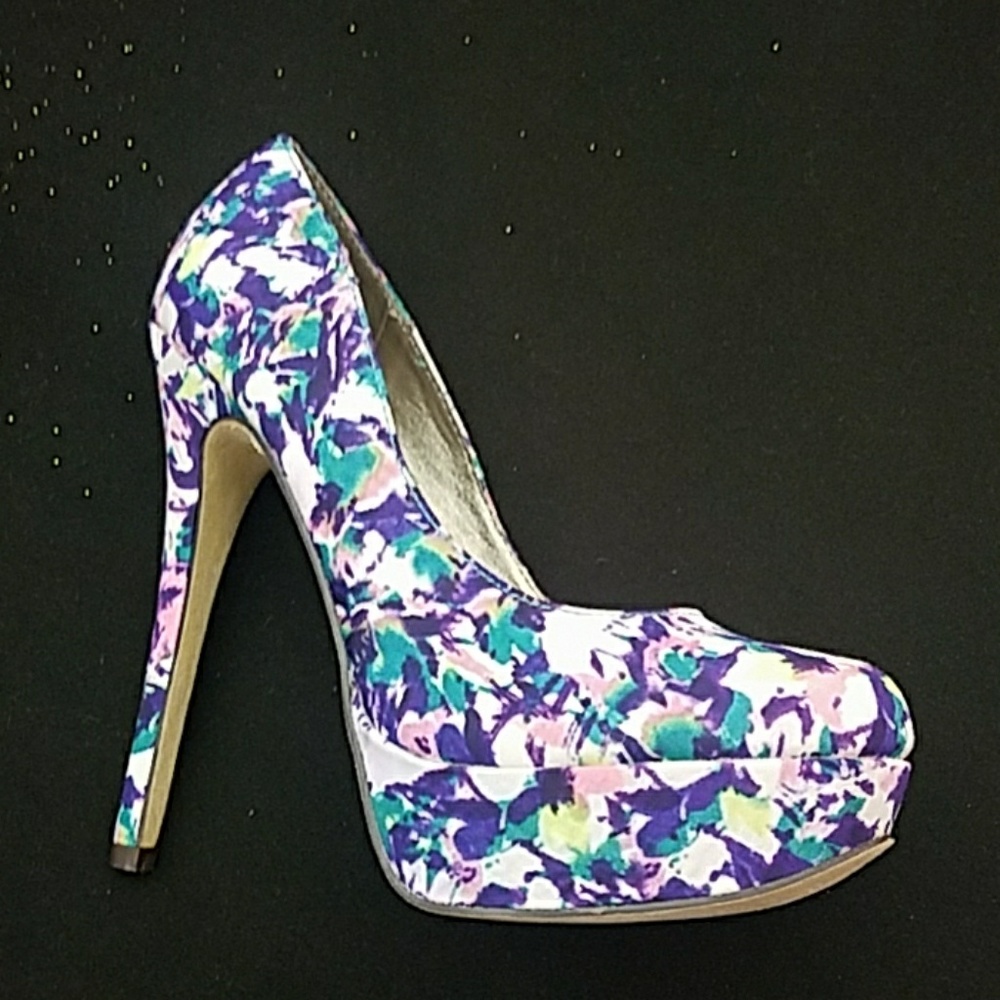 Ladies Shoe